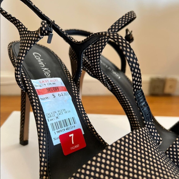 This Calvin Klein‘s shoes despite high hill very comfortable. - Picture 2 of 4